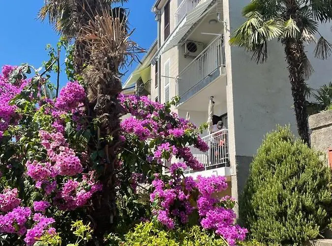 Mypalmassuite With Free Parking In オパティヤ